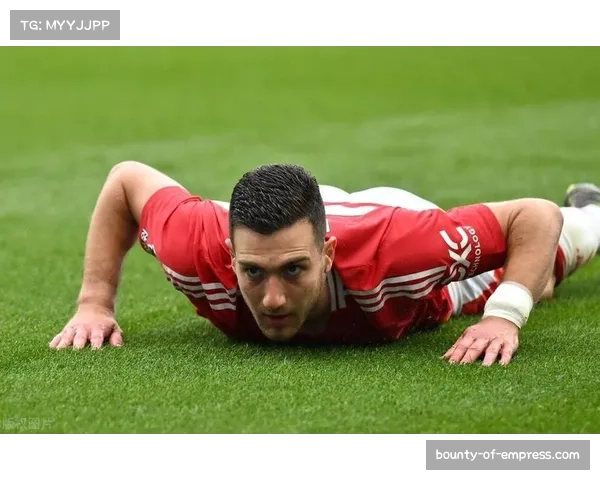 勒沃库森中场核心掌控节奏 传球成功率惊人